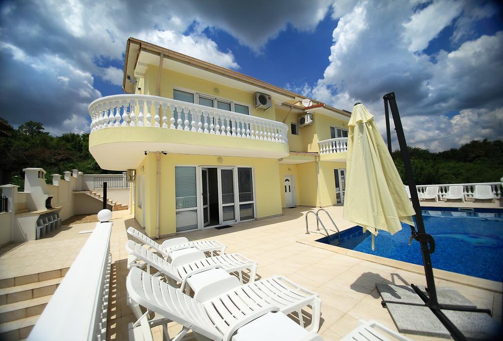 Villa Sorento Italian Neoclassica Balchik Exterior foto